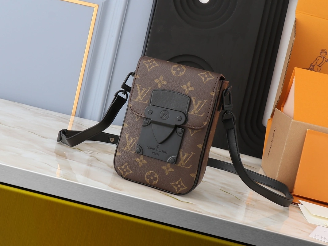 Timeless 5552 Louis Vuitton AAA Quality Messenger Bags For Unisex