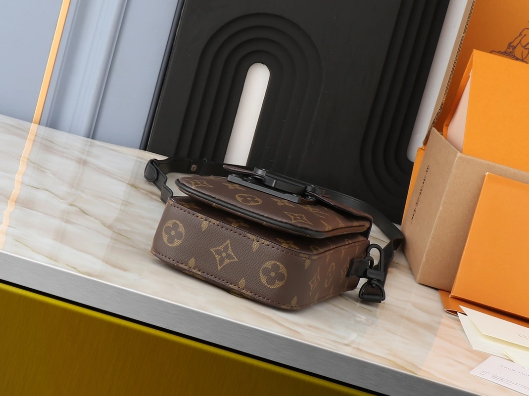 Timeless 5552 Louis Vuitton AAA Quality Messenger Bags For Unisex