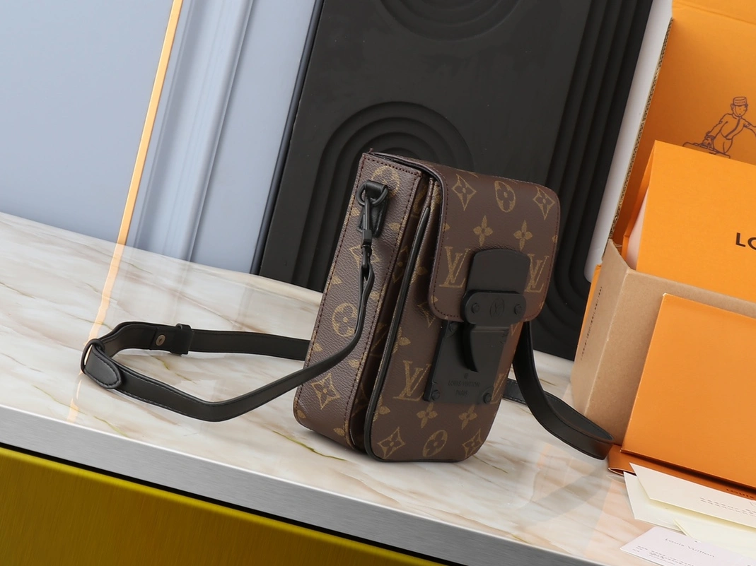 Timeless 5552 Louis Vuitton AAA Quality Messenger Bags For Unisex