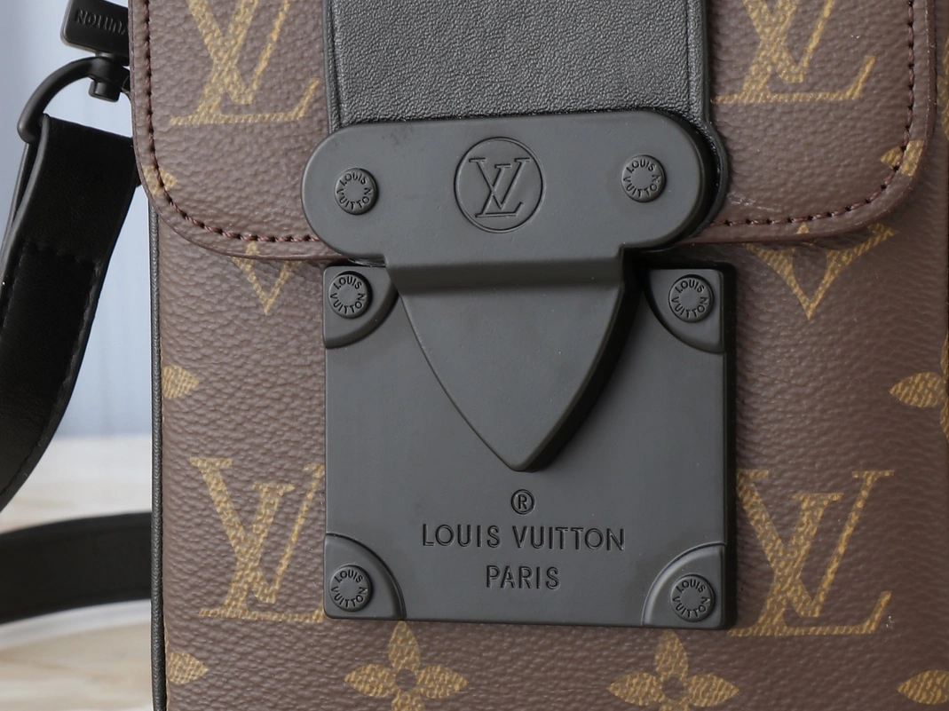Timeless 5552 Louis Vuitton AAA Quality Messenger Bags For Unisex