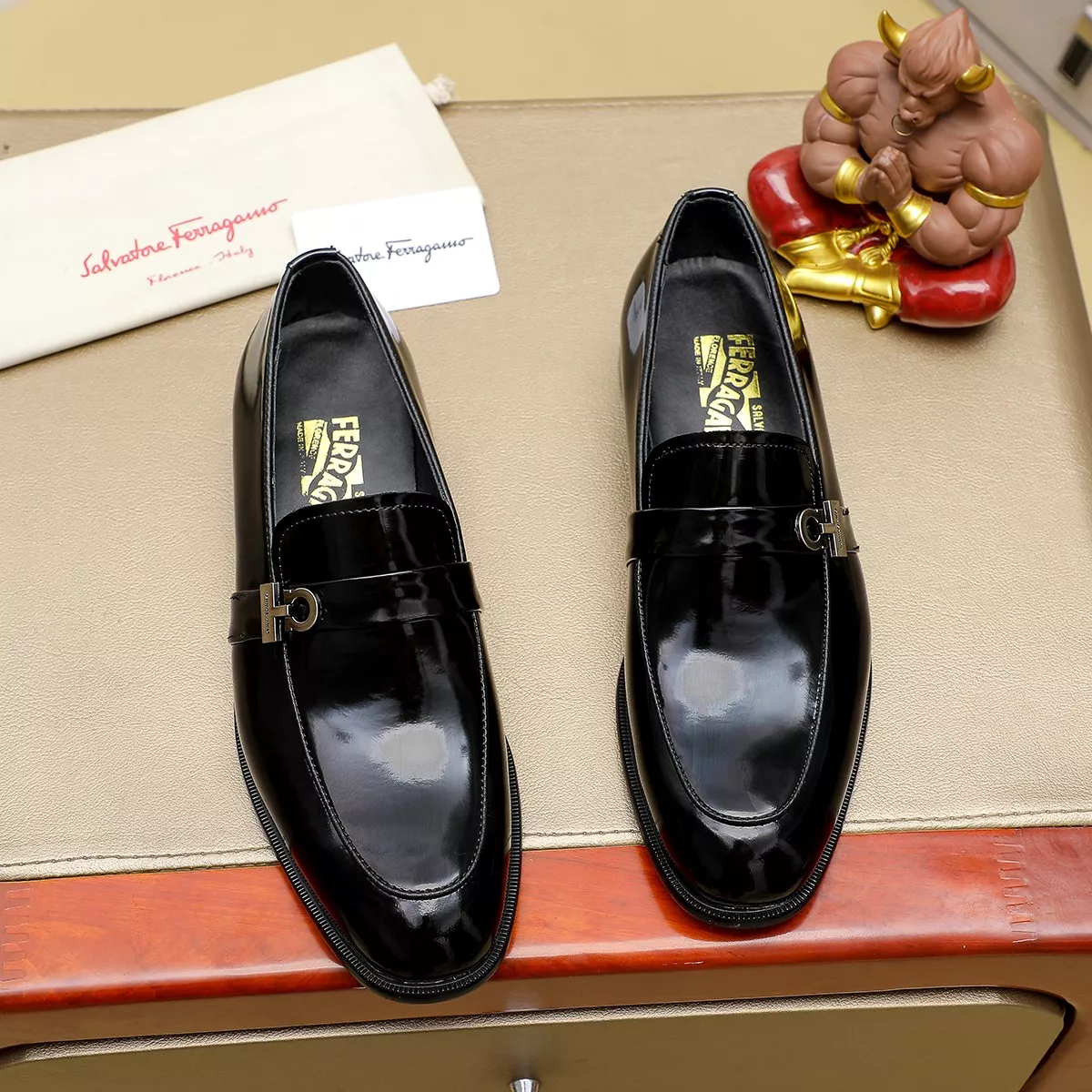 Timeless 562 Salvatore Ferragamo Leather Shoes For Men