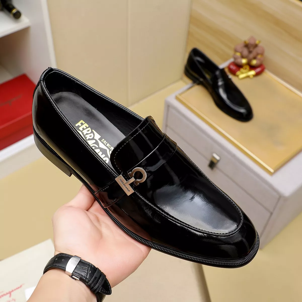 Timeless 562 Salvatore Ferragamo Leather Shoes For Men