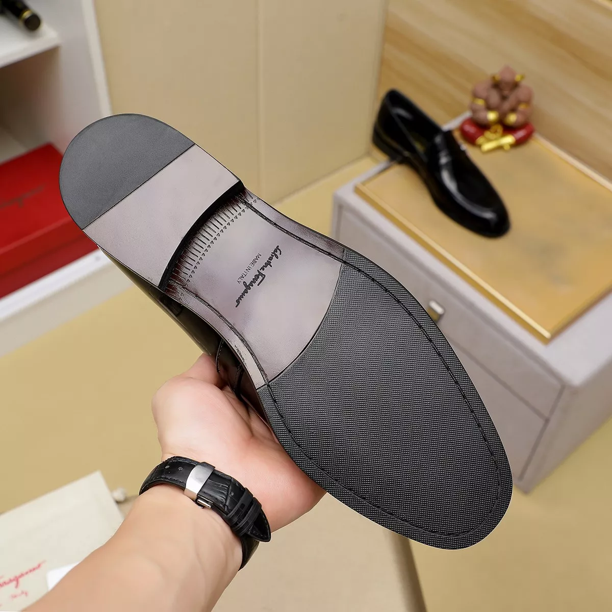 Timeless 562 Salvatore Ferragamo Leather Shoes For Men