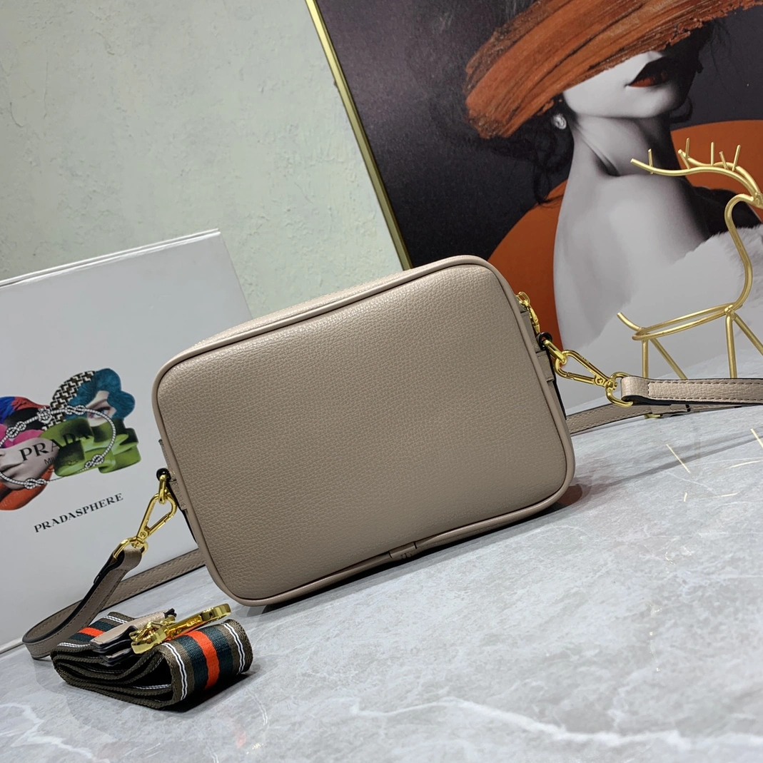 Timeless 5626 Prada AAA Quality Messenger Bags For Women
