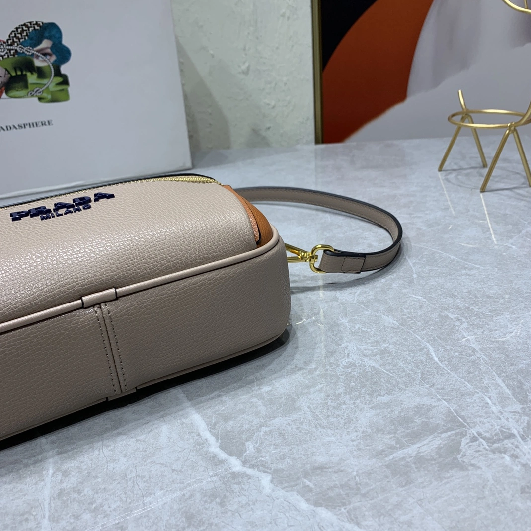 Timeless 5626 Prada AAA Quality Messenger Bags For Women