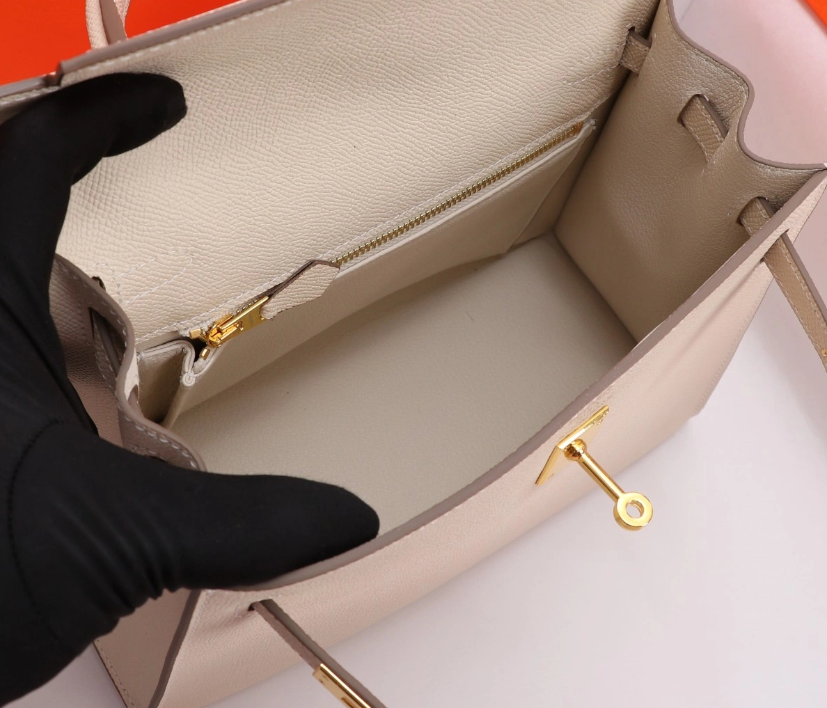 Timeless 5690 Hermes AAA Quality Handbags For Women