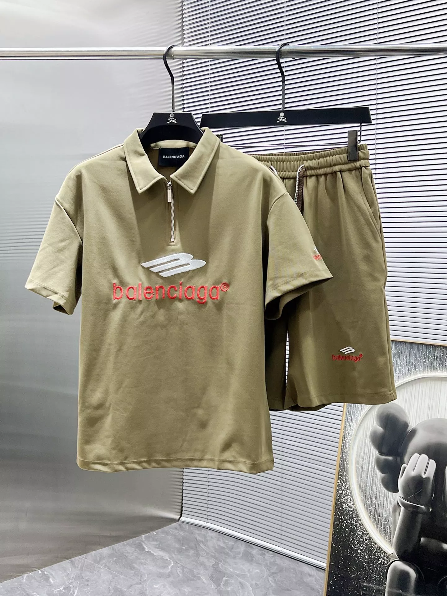 Timeless 5848 Balenciaga Fashion Tracksuits Short Sleeved For Men