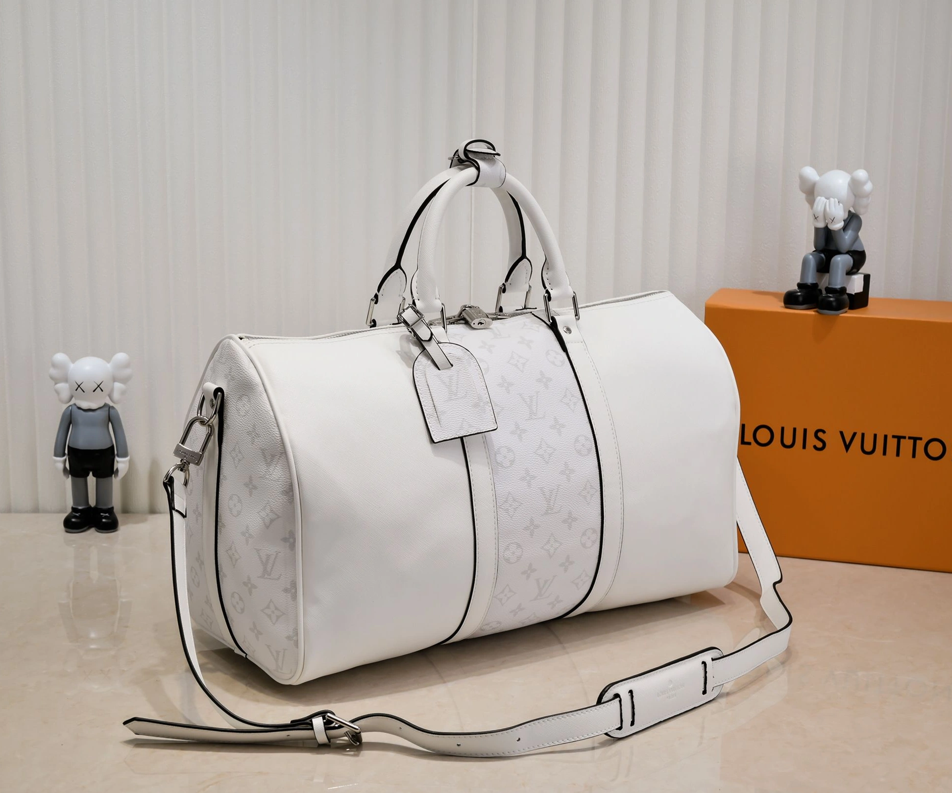 Timeless 621 Louis Vuitton Travel Bags