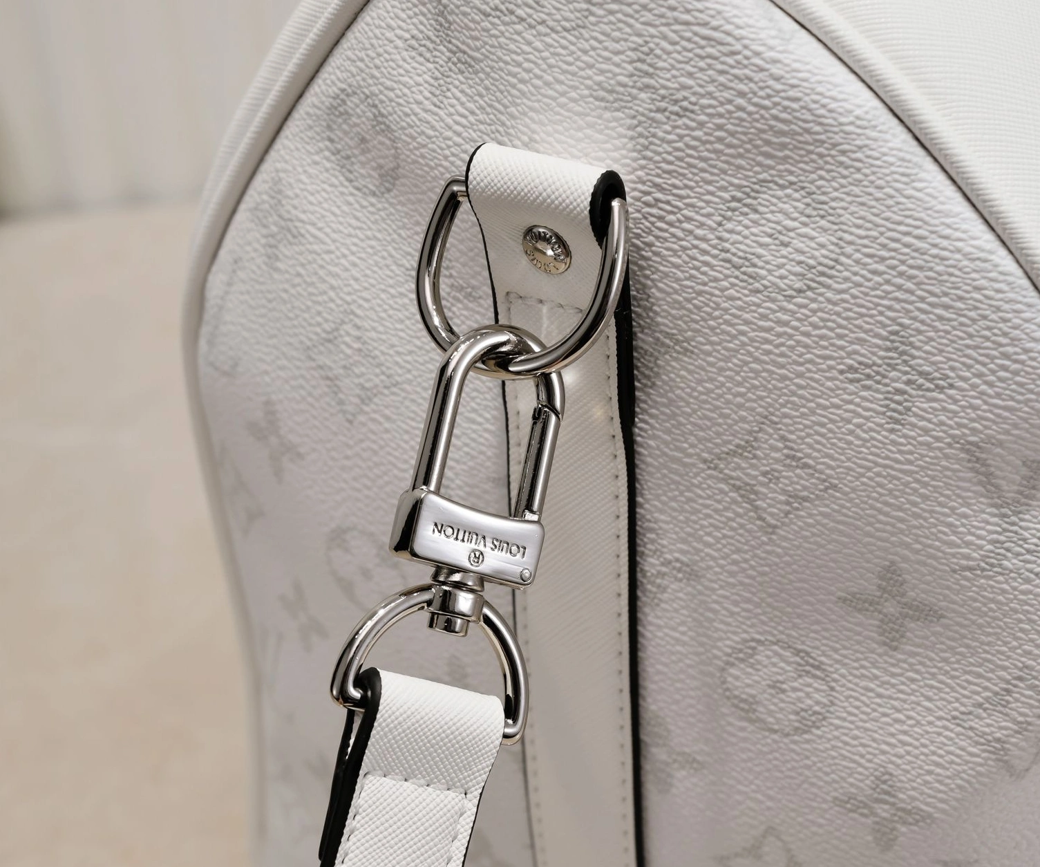 Timeless 621 Louis Vuitton Travel Bags