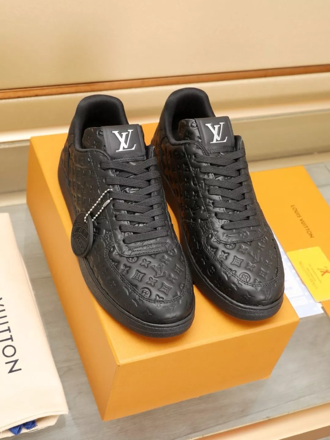 Timeless 6407 Louis Vuitton Casual Shoes For Men