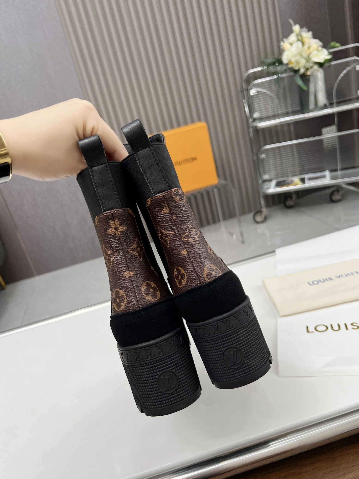 Timeless 650 Louis Vuitton Boots For Women