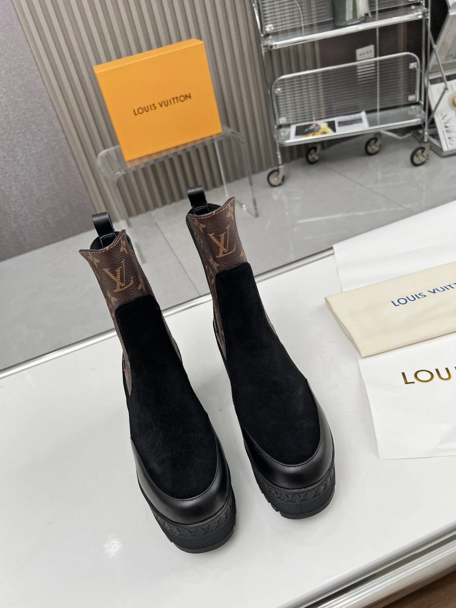 Timeless 650 Louis Vuitton Boots For Women