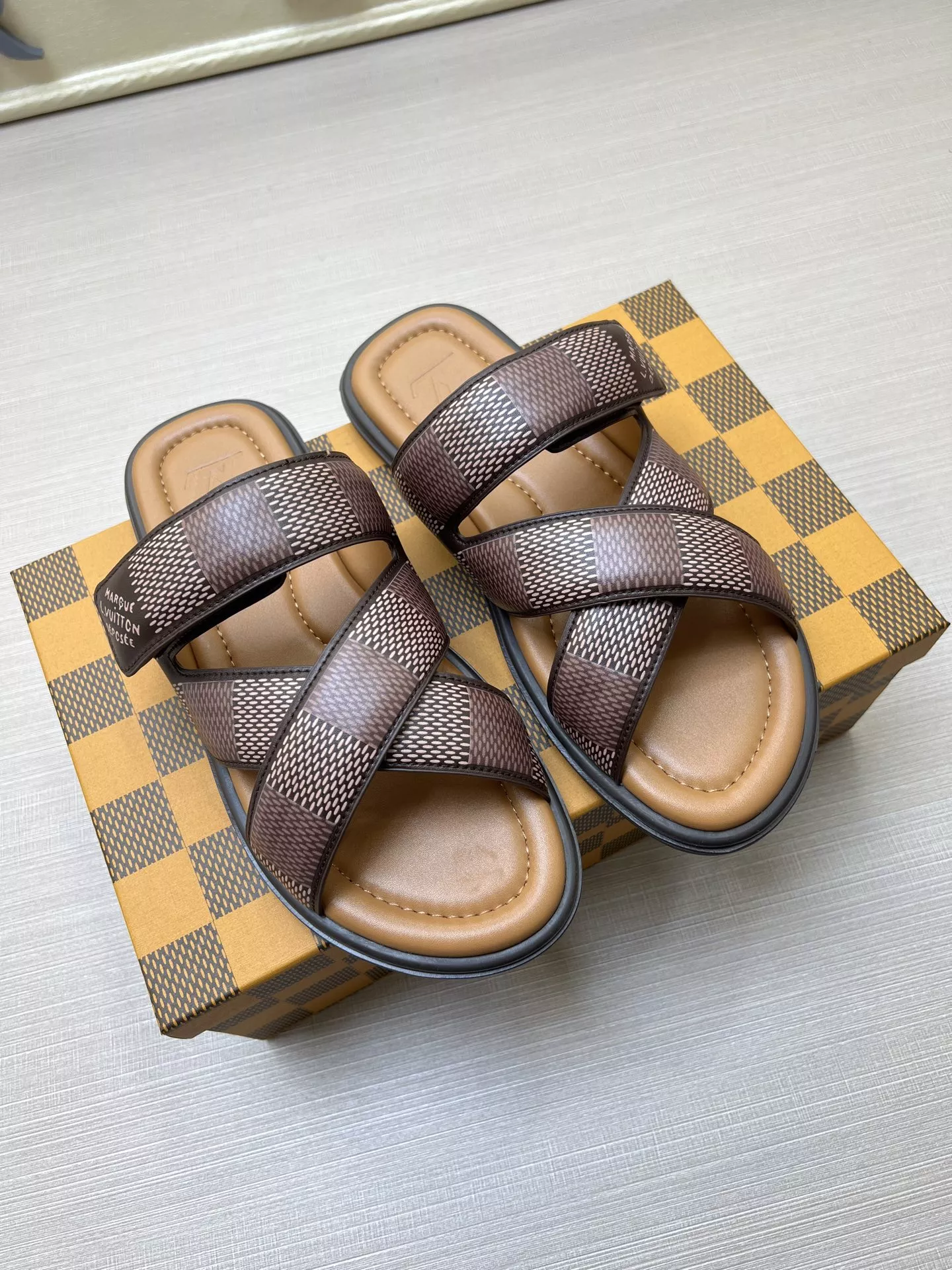 Timeless 6678 Louis Vuitton Slippers For Men