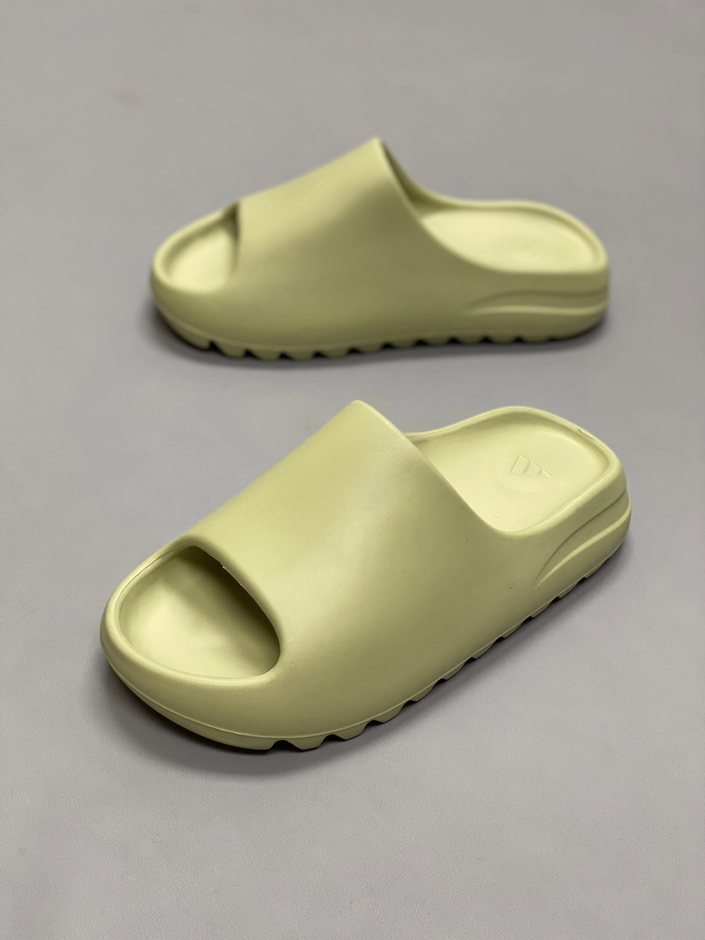 Timeless 7286 Adidas Yeezy Slippers For Women