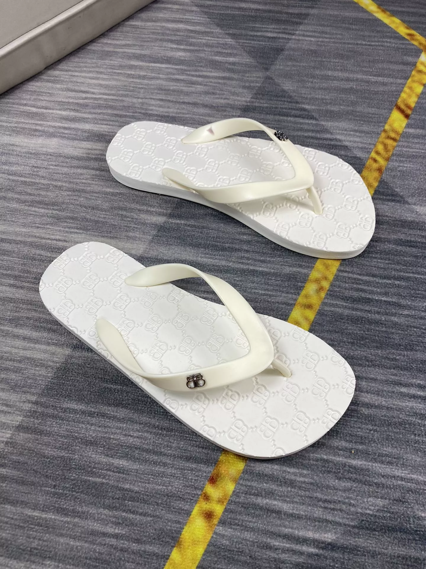 Timeless 7422 Balenciaga Slippers For Men
