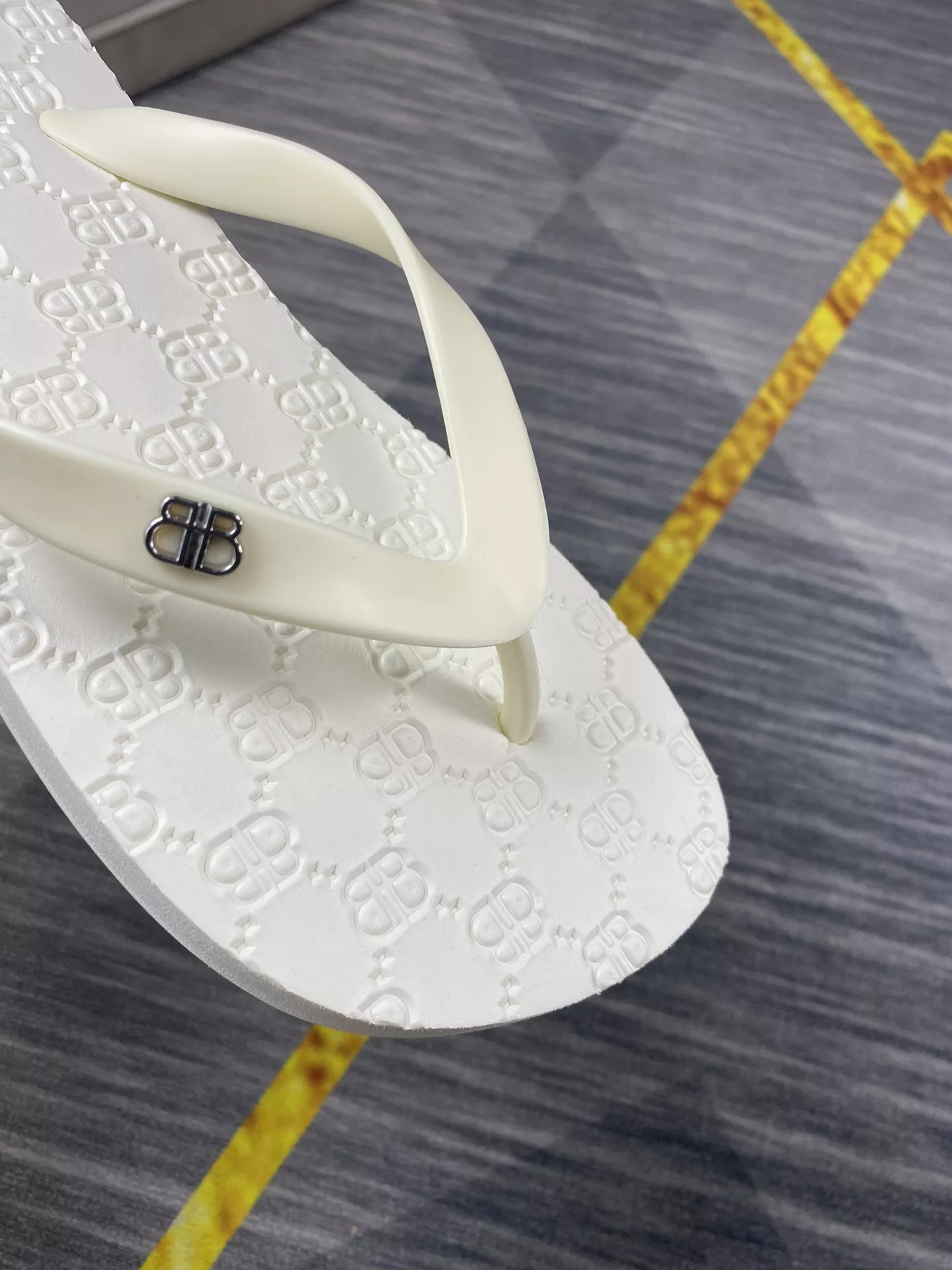 Timeless 7422 Balenciaga Slippers For Men