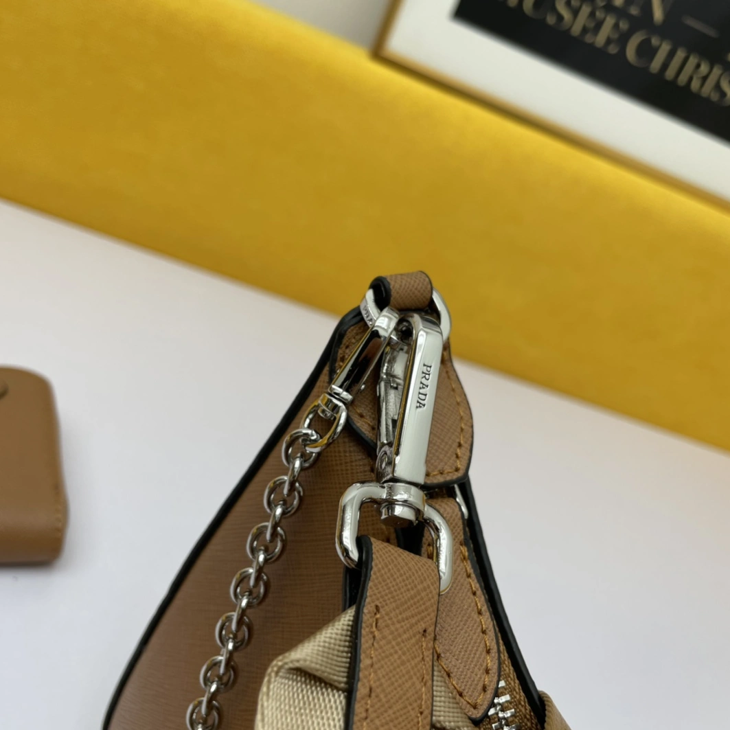 Timeless 7538 Prada AAA Quality Messenger Bags For Women