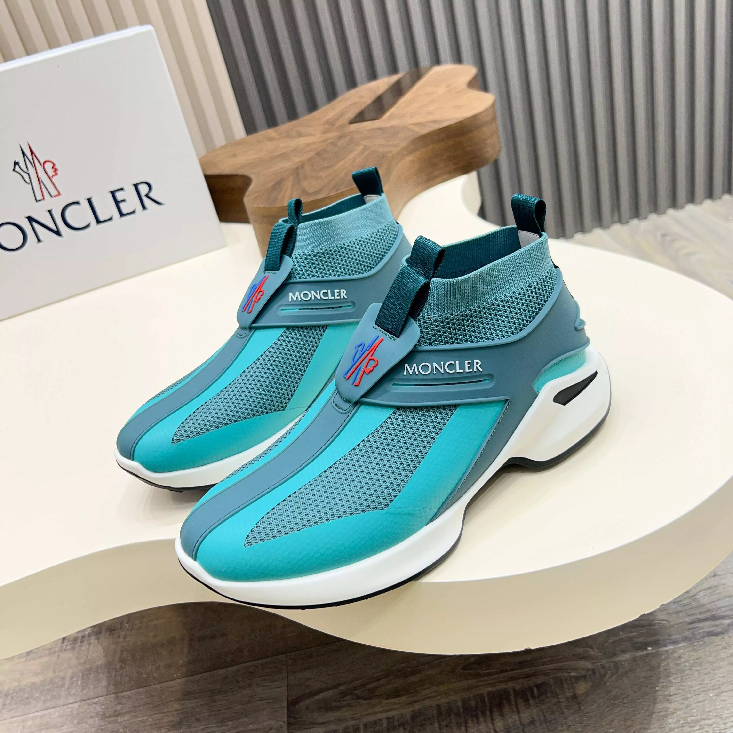 Timeless 7584 Moncler Casual Shoes For Men