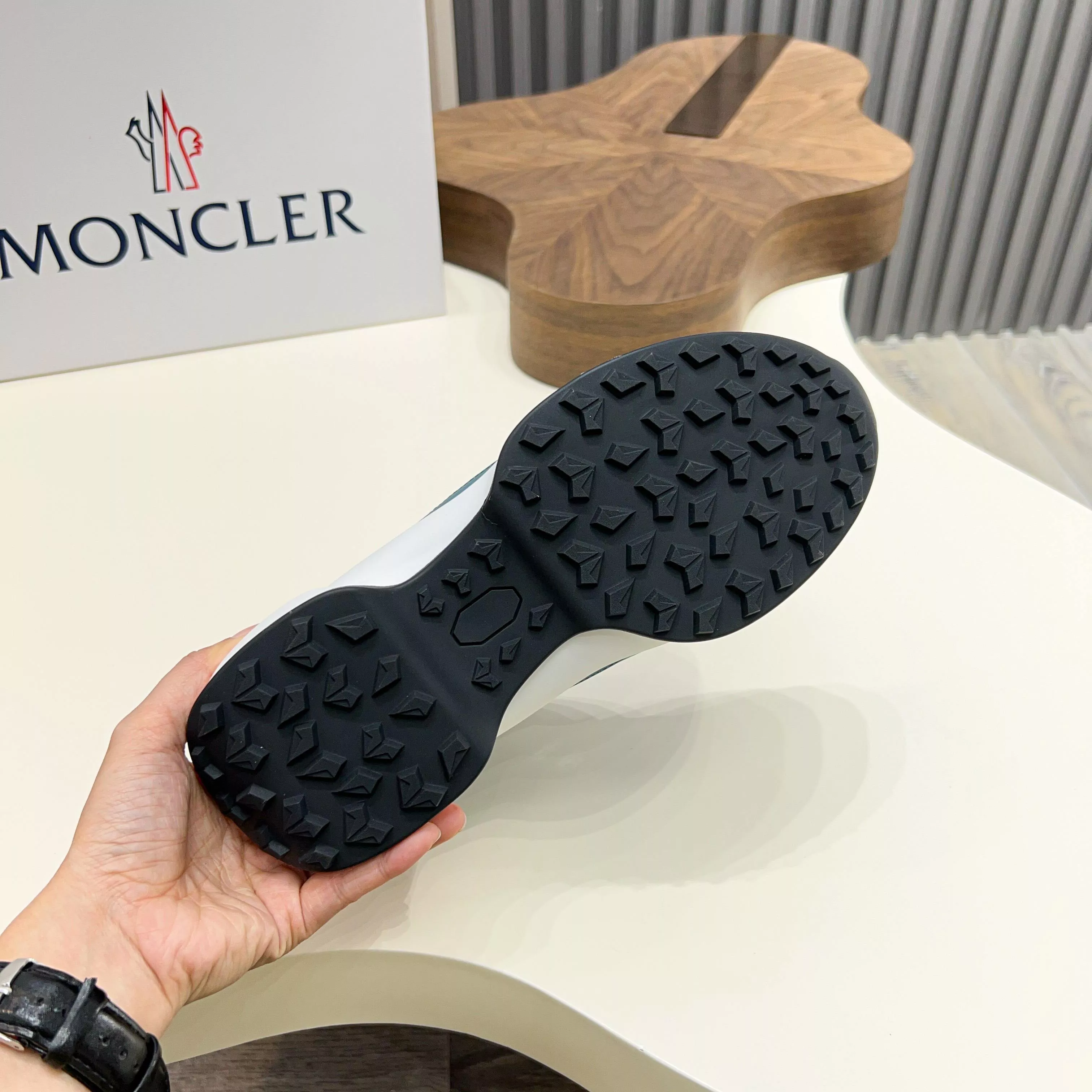 Timeless 7584 Moncler Casual Shoes For Men