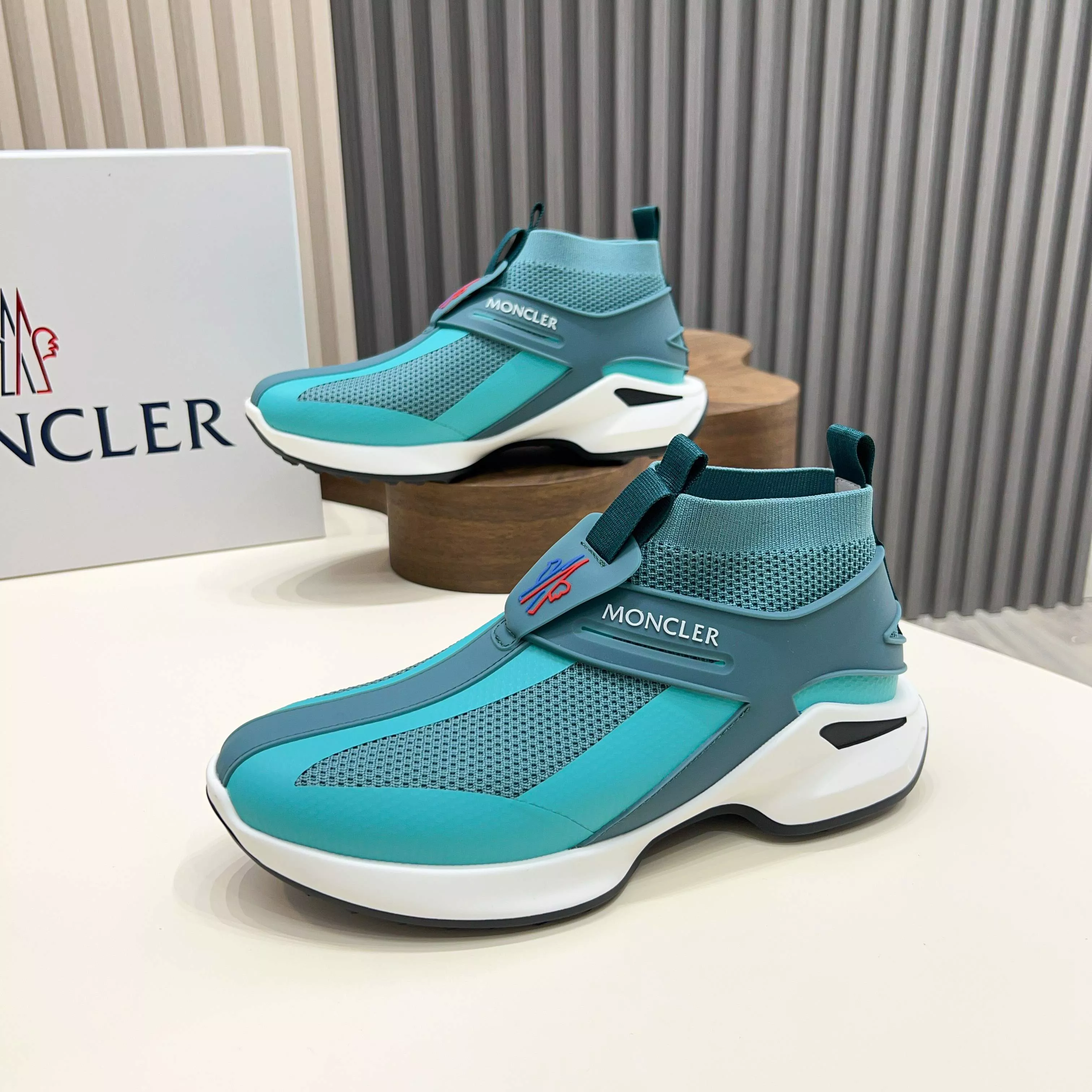 Timeless 7584 Moncler Casual Shoes For Men