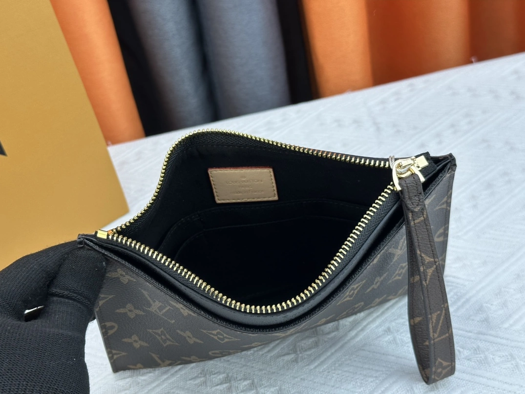 Timeless 8064 Louis Vuitton LV Wallets