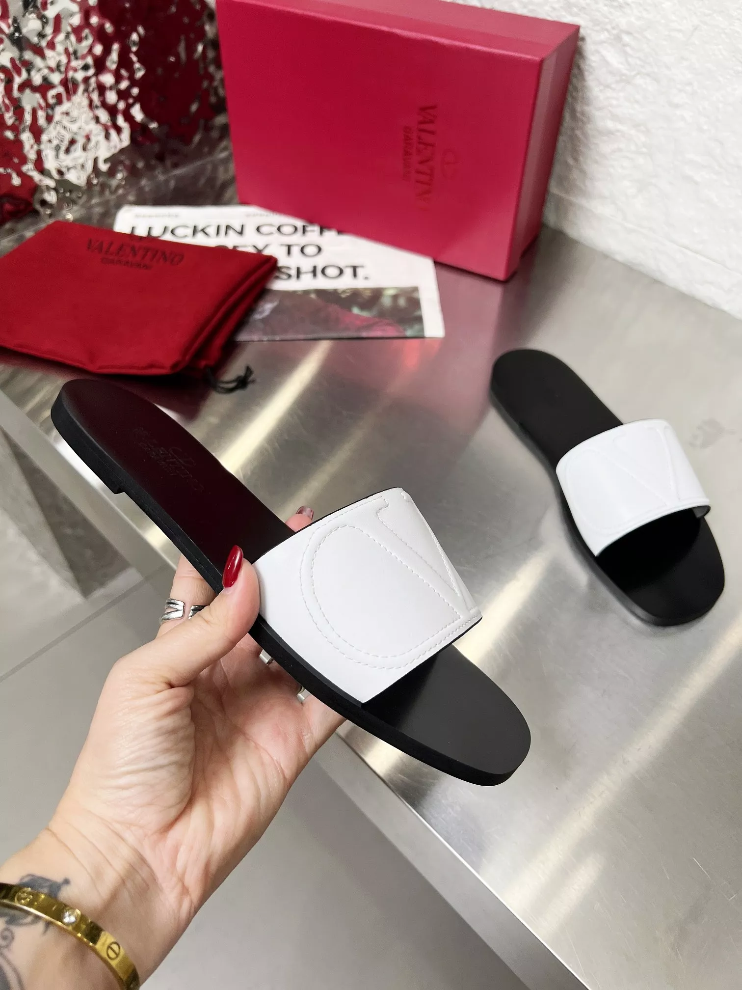 Timeless 8140 Valentino Slippers For Women