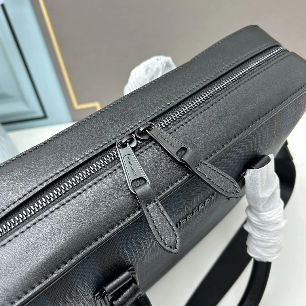 Timeless 8164 Burberry AAA Man Handbags