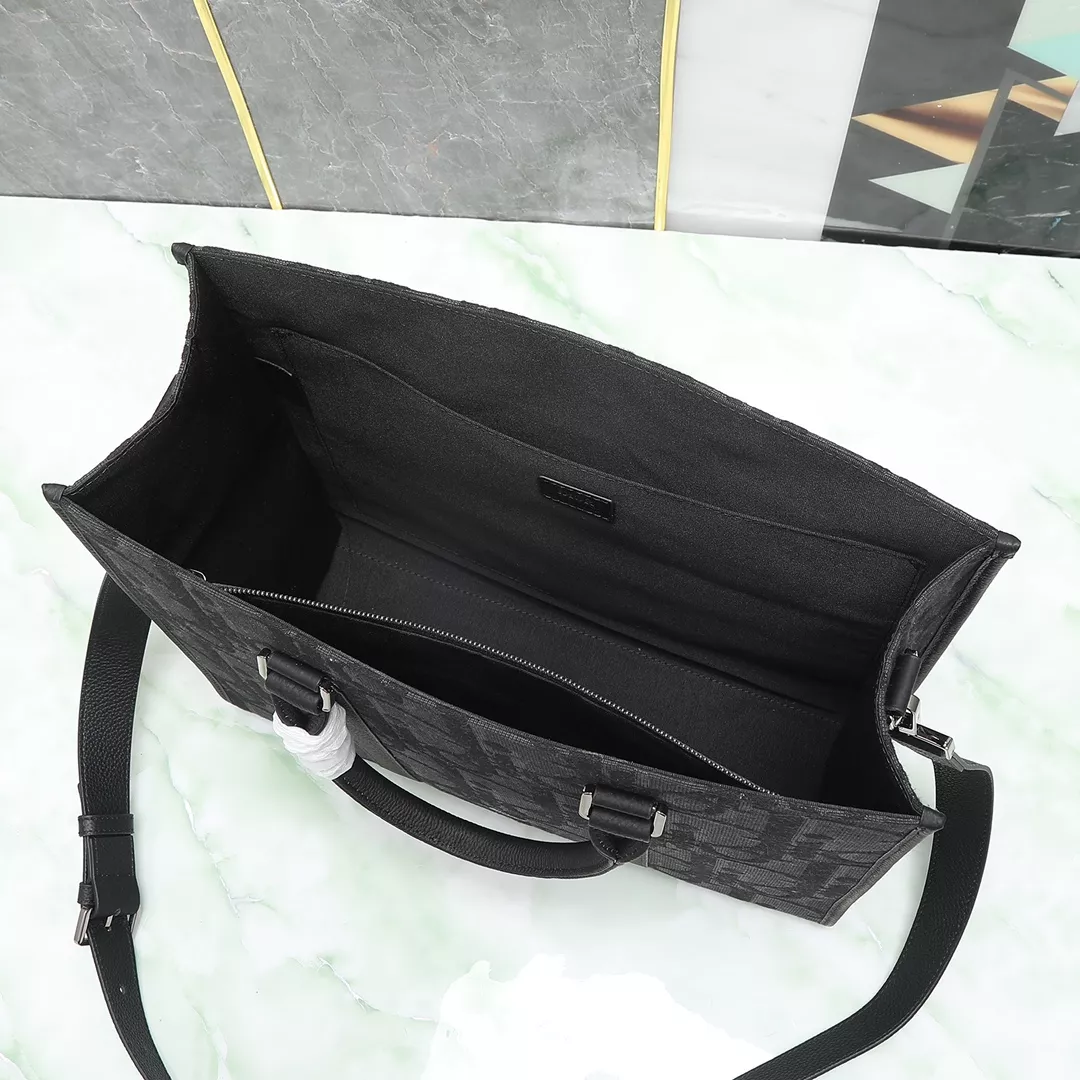 Timeless 8206 Christian Dior AAA Man Handbags