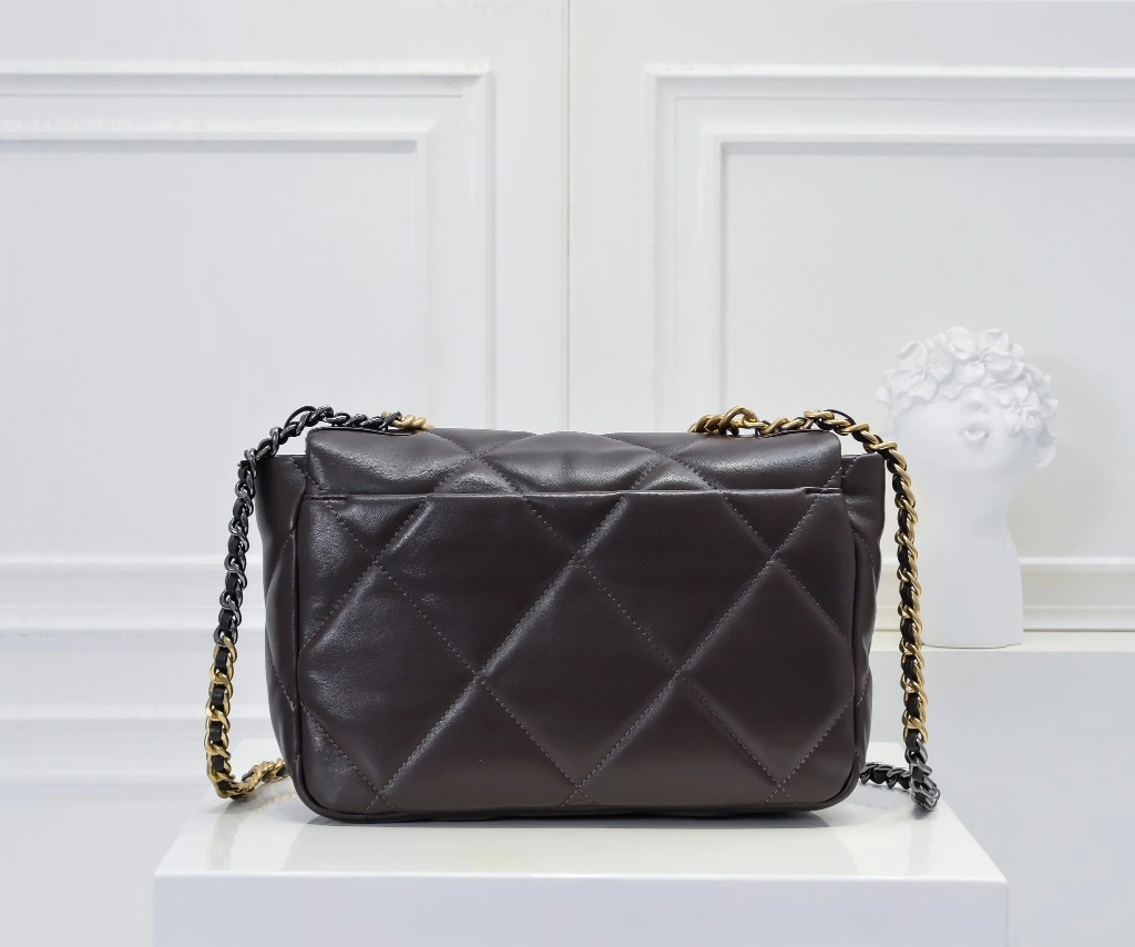 Timeless 8277 Chanel AAA Quality Messenger Bags