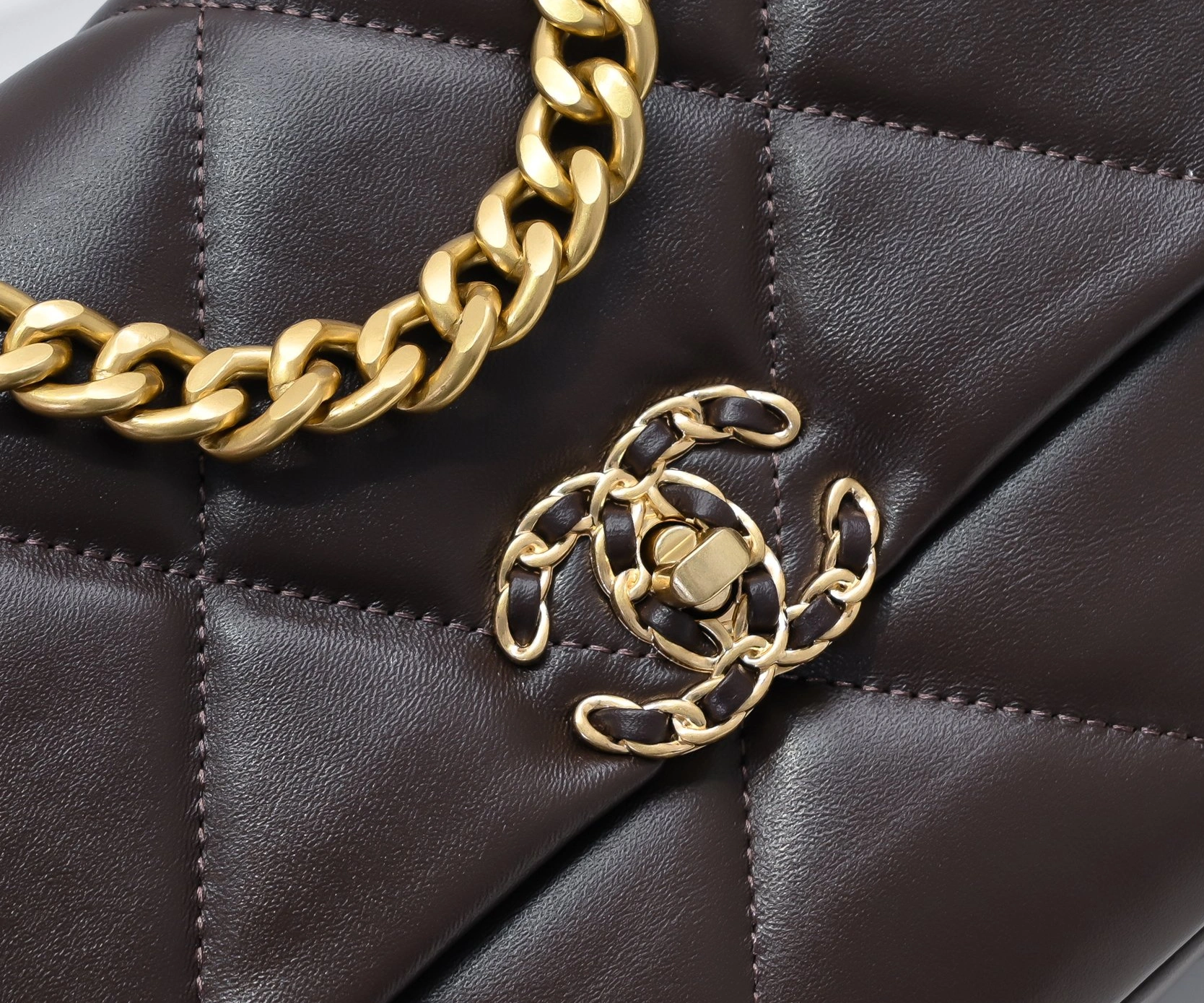 Timeless 8277 Chanel AAA Quality Messenger Bags