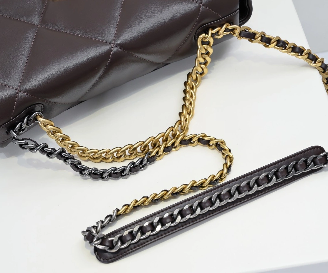 Timeless 8277 Chanel AAA Quality Messenger Bags