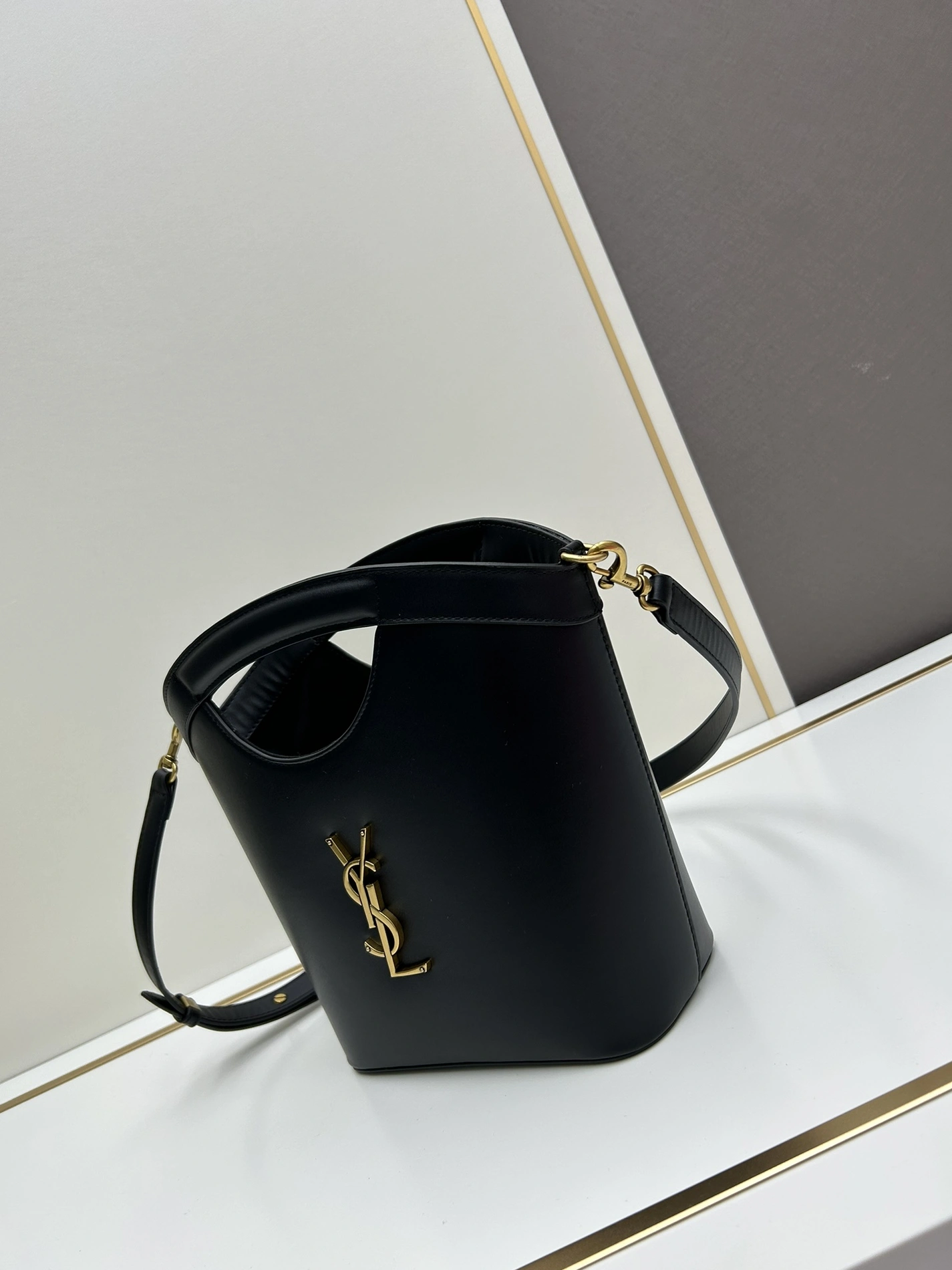 Timeless 8285 Yves Saint Laurent YSL AAA Quality Messenger Bags For Women
