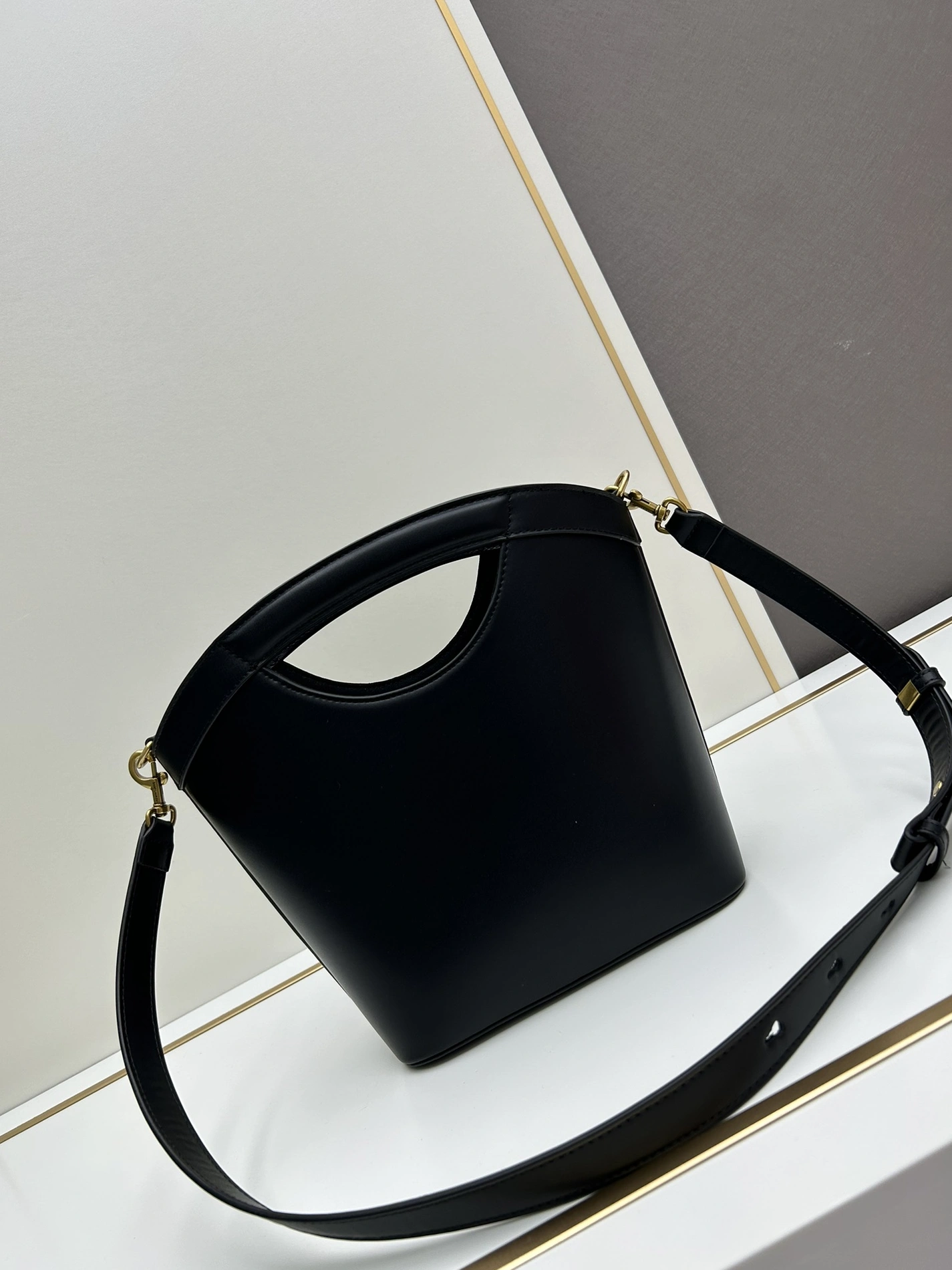 Timeless 8285 Yves Saint Laurent YSL AAA Quality Messenger Bags For Women
