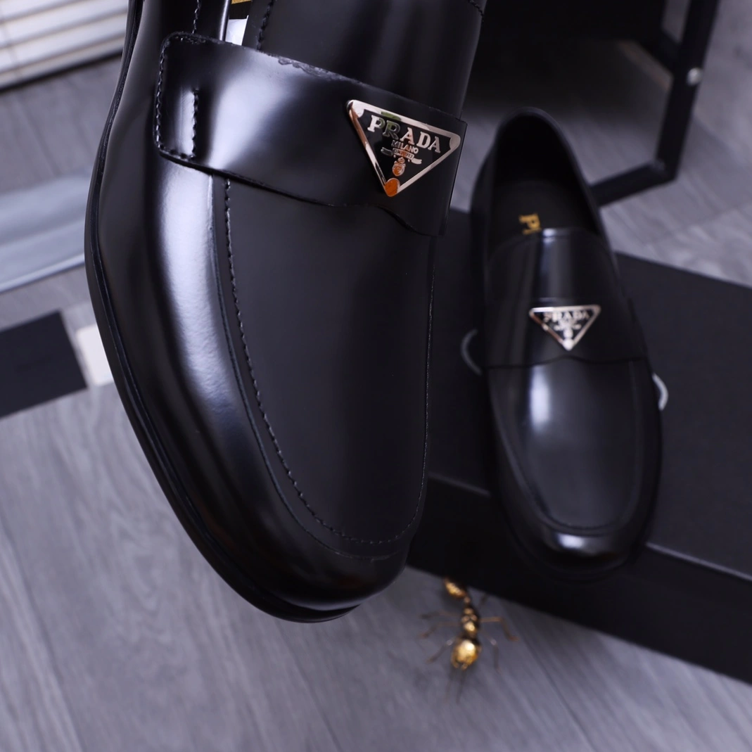 Timeless 8450 Prada Leather Shoes For Men