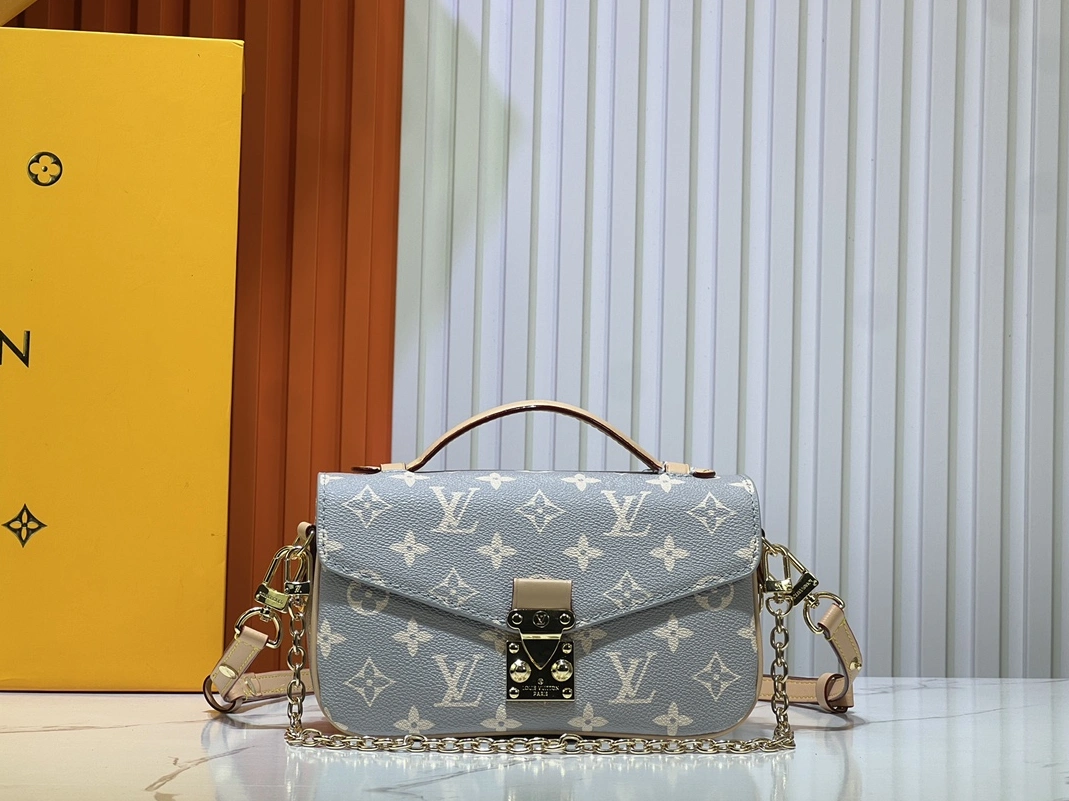 Timeless 8494 Louis Vuitton AAA Quality Messenger Bags For Women