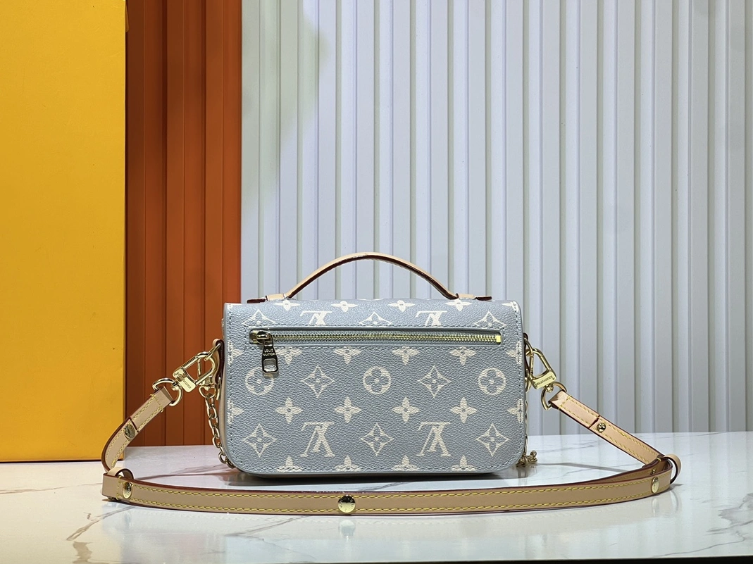 Timeless 8494 Louis Vuitton AAA Quality Messenger Bags For Women