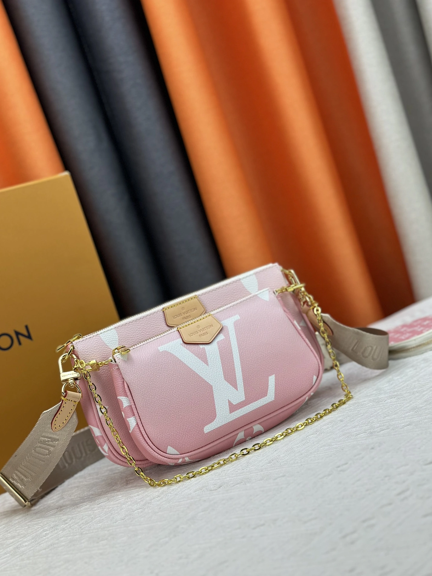 Timeless 8842 Louis Vuitton AAA Quality Messenger Bags For Women