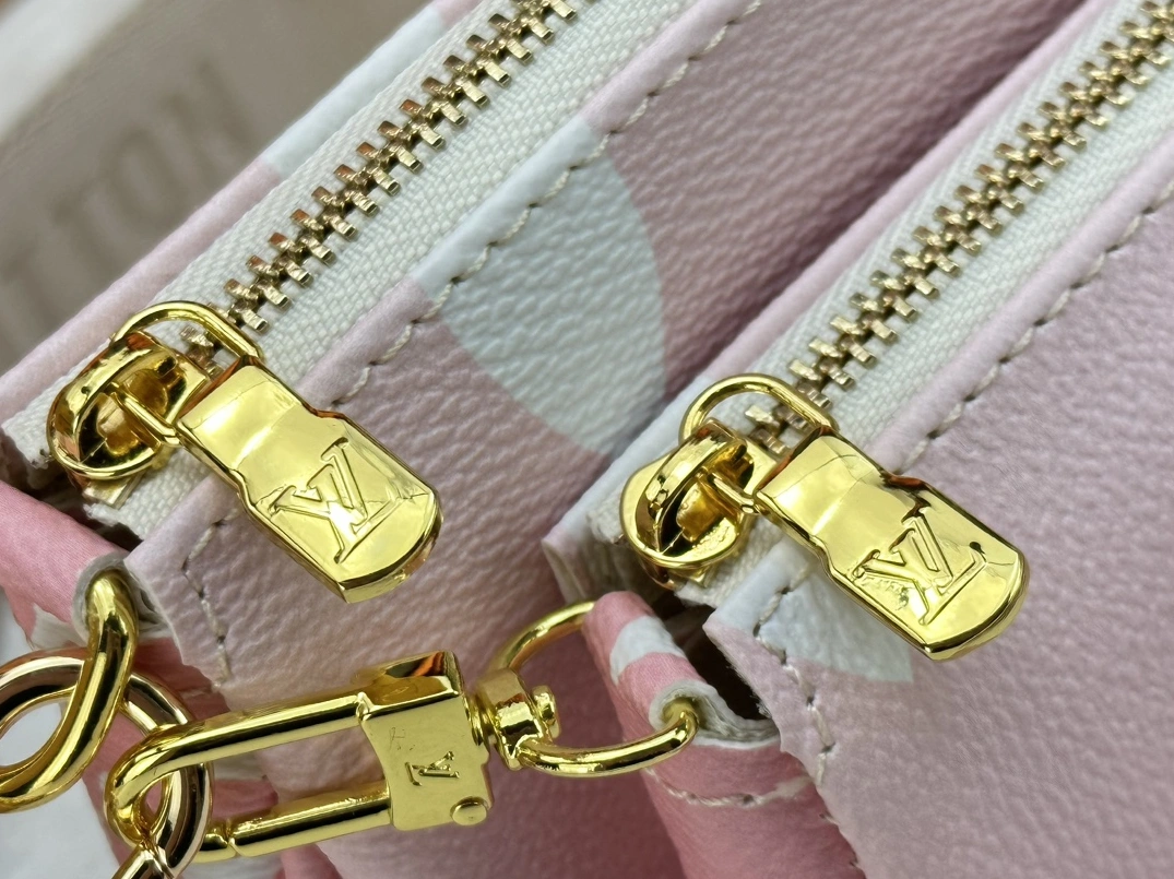 Timeless 8842 Louis Vuitton AAA Quality Messenger Bags For Women