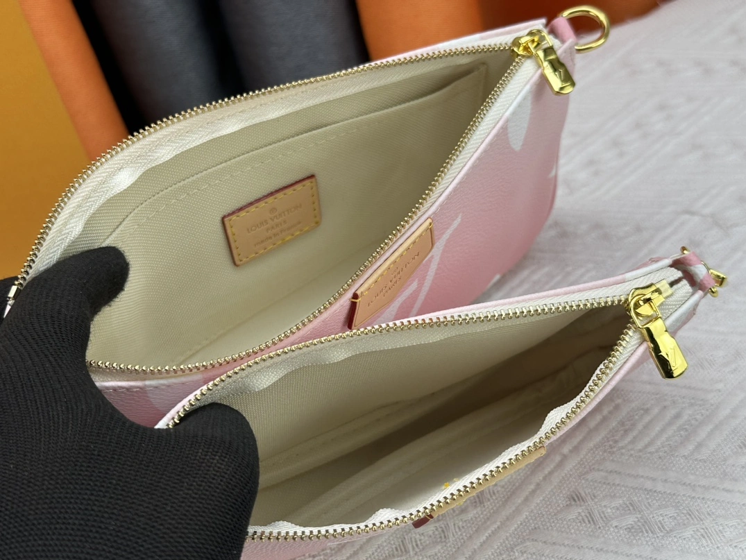 Timeless 8842 Louis Vuitton AAA Quality Messenger Bags For Women