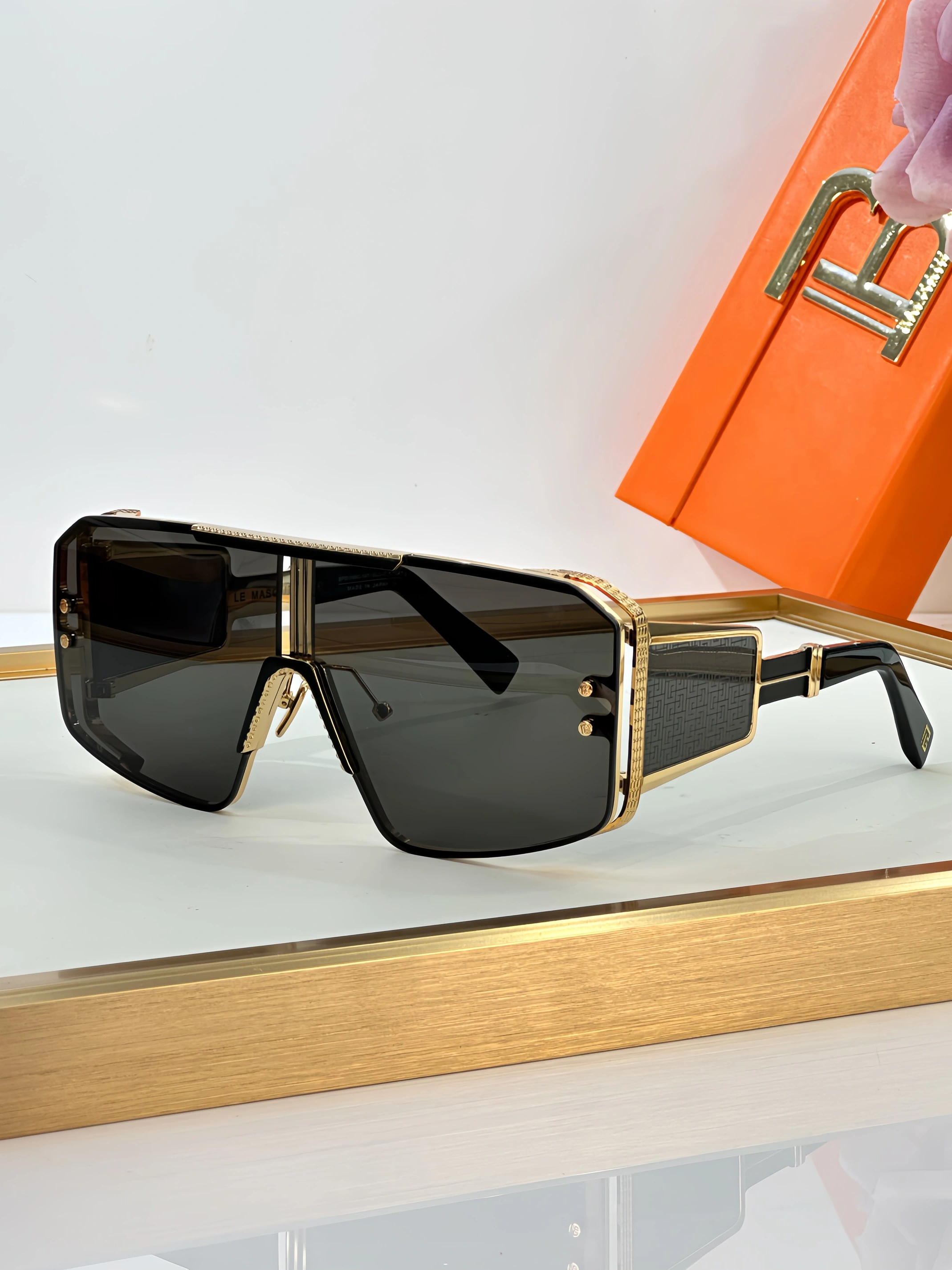 Timeless 8906 Balmain AAA Quality Sunglasses