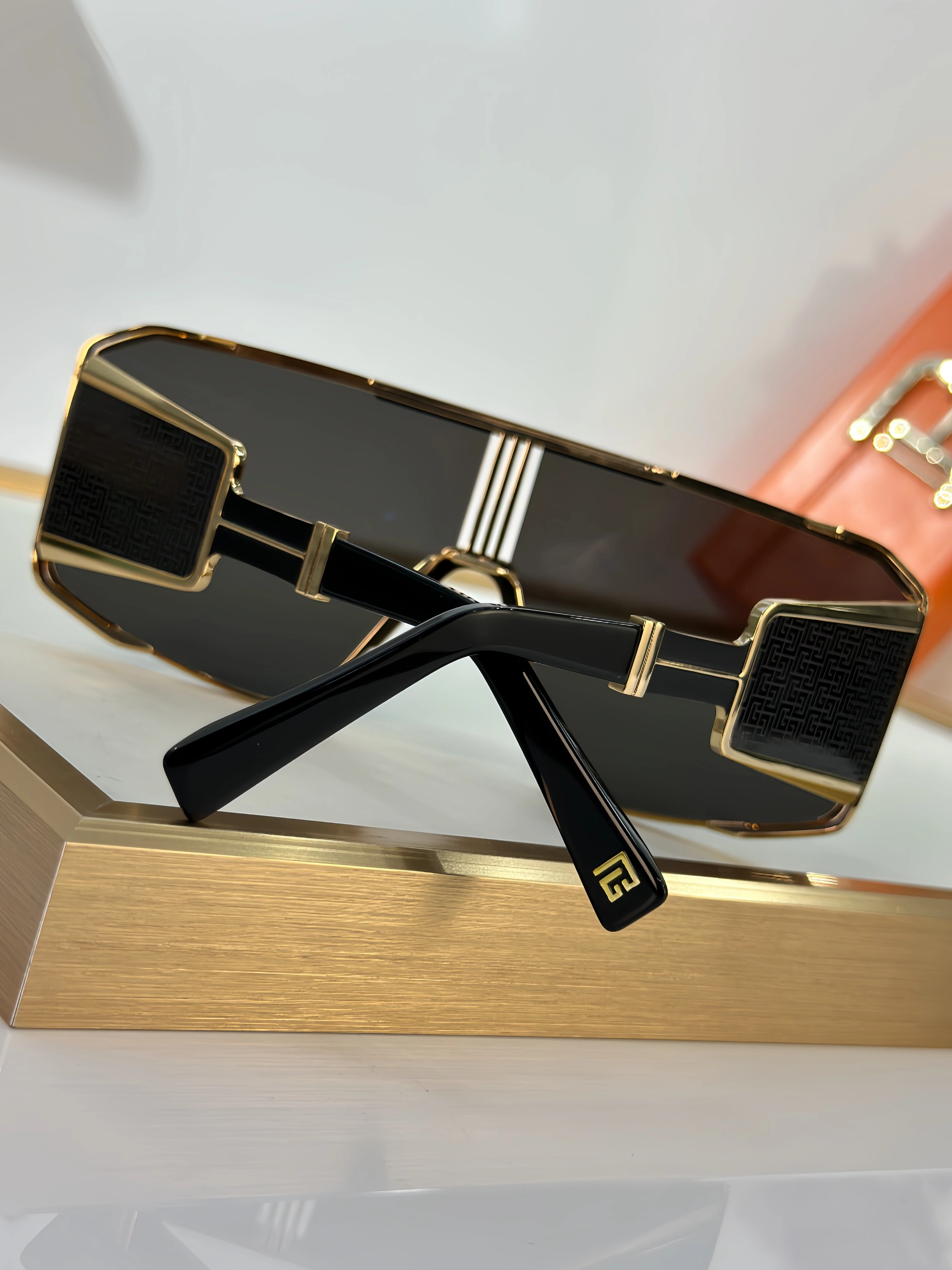 Timeless 8906 Balmain AAA Quality Sunglasses