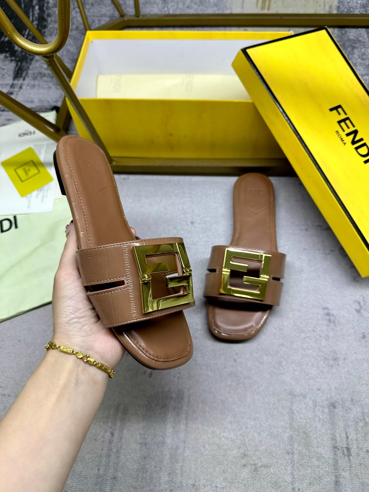 Timeless 9074 Fendi Slippers For Women