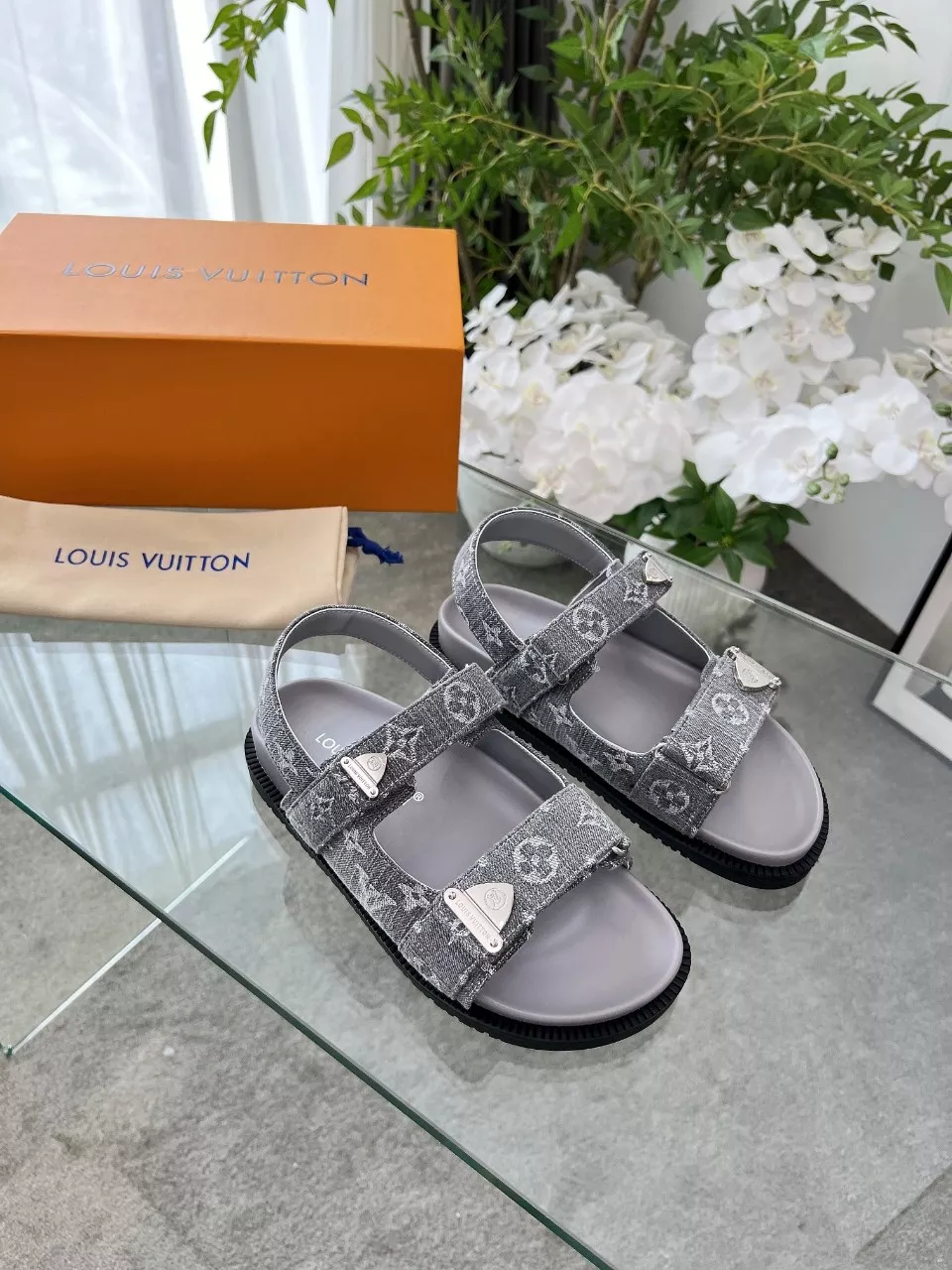 Timeless 9296 Louis Vuitton Sandal For Women