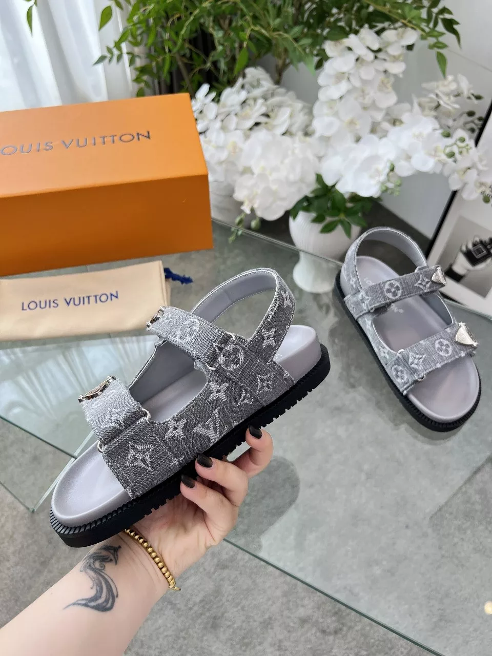 Timeless 9296 Louis Vuitton Sandal For Women