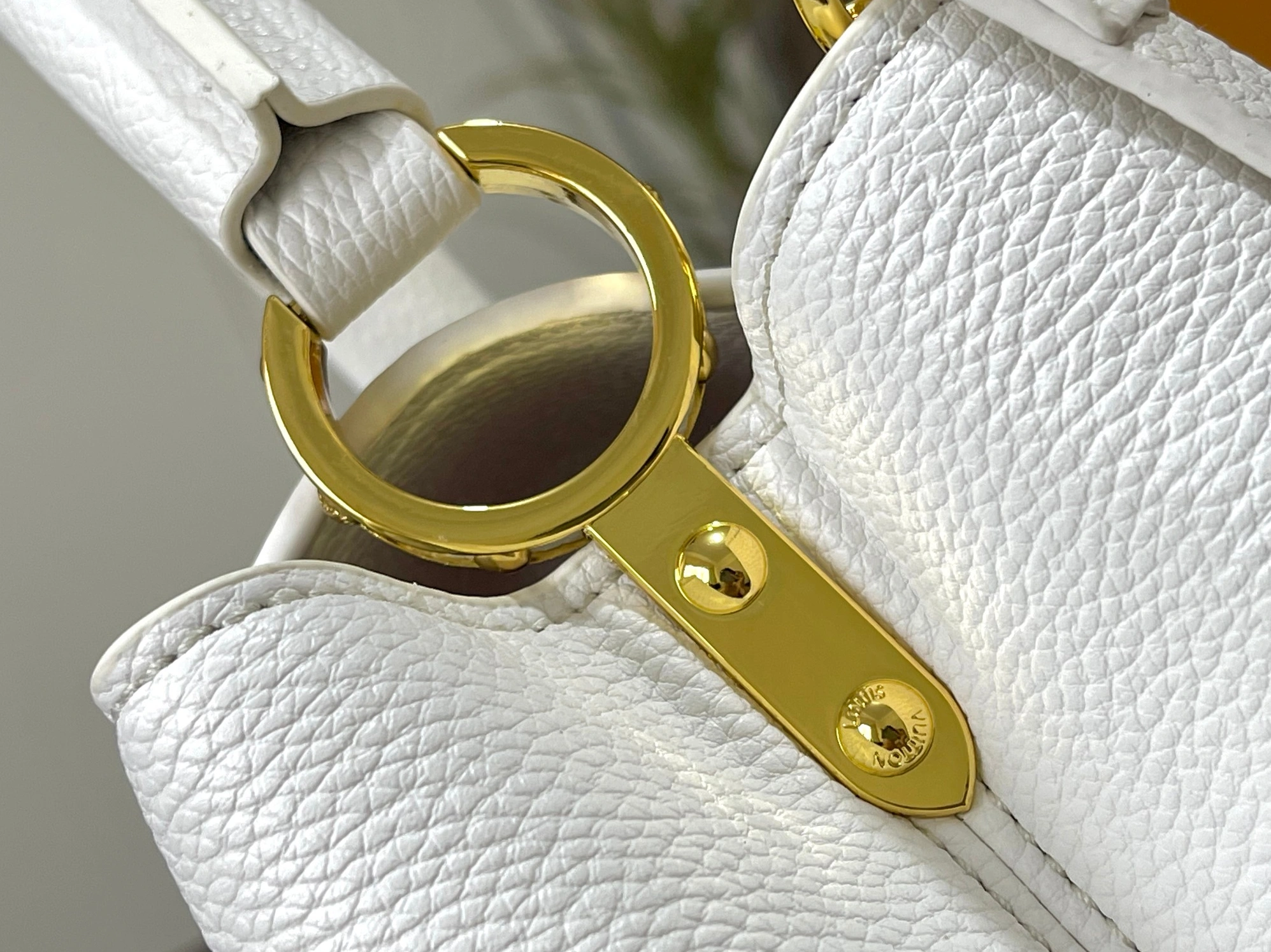 Timeless 9348 Louis Vuitton AAA Quality Messenger Bags For Women