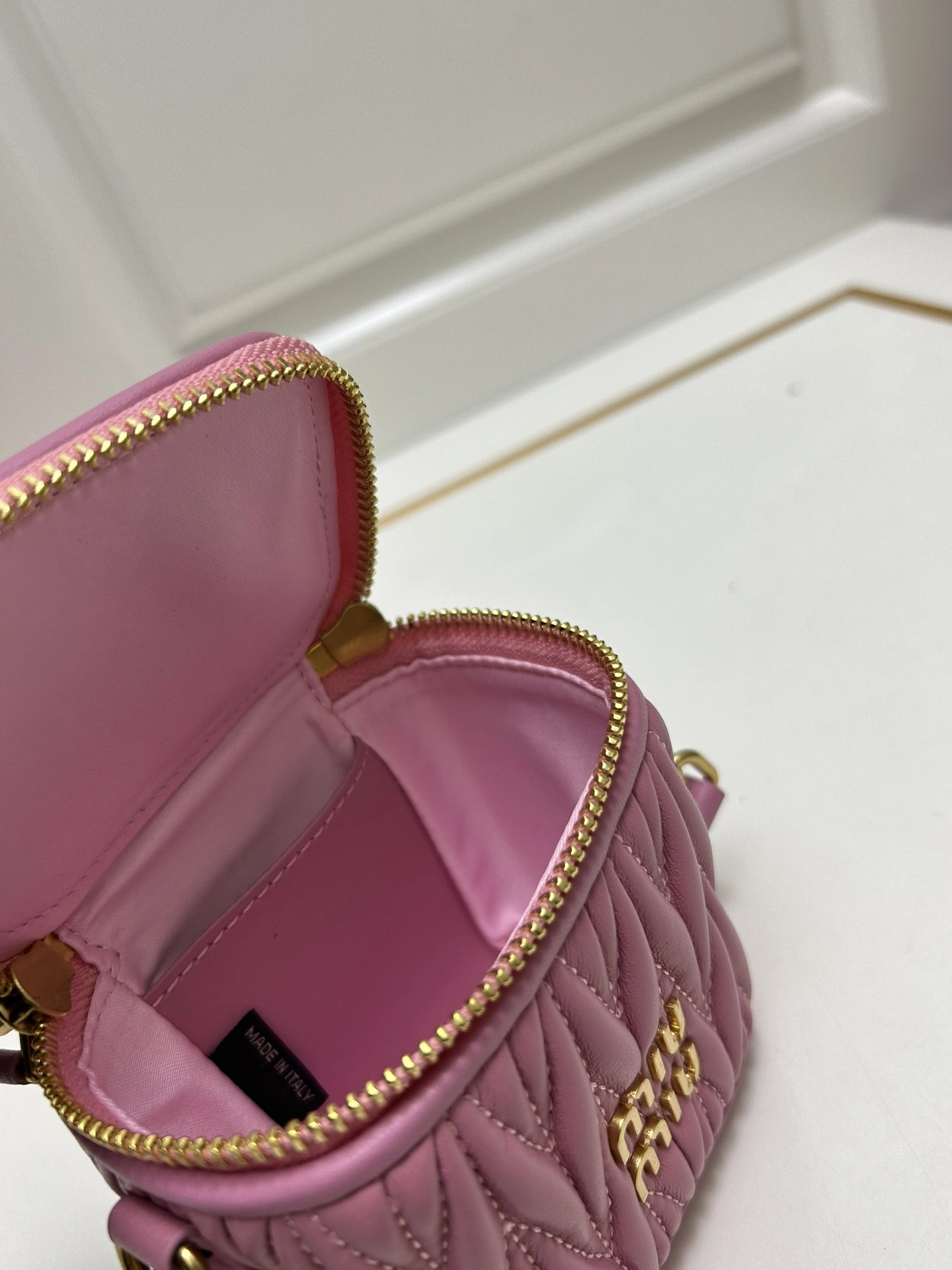 Timeless 9562 MIU MIU AAA Quality Messenger Bags For Women