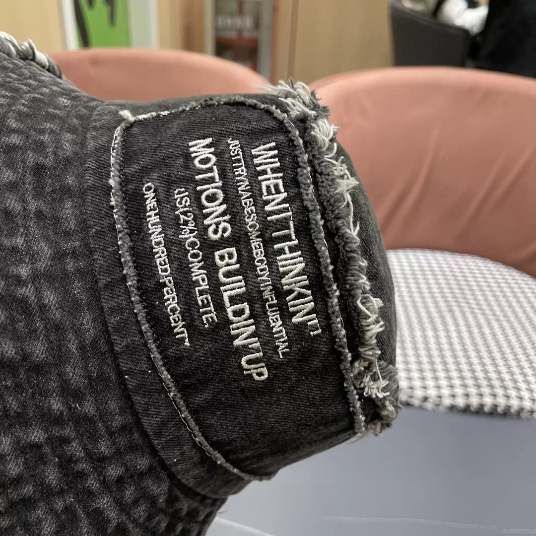Timeless 9762 Prada Caps