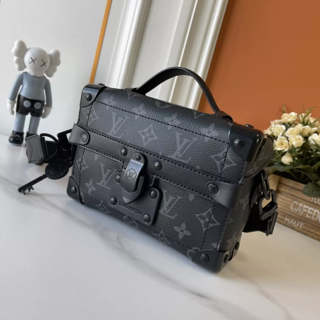 Timeless 9834 Louis Vuitton AAA Quality Messenger Bags For Unisex
