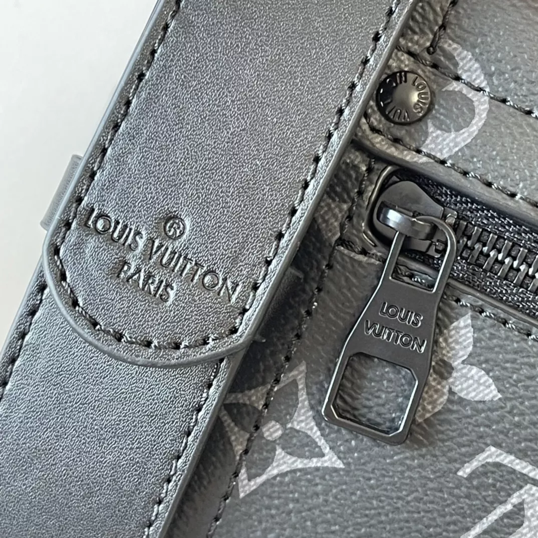 Timeless 9834 Louis Vuitton AAA Quality Messenger Bags For Unisex