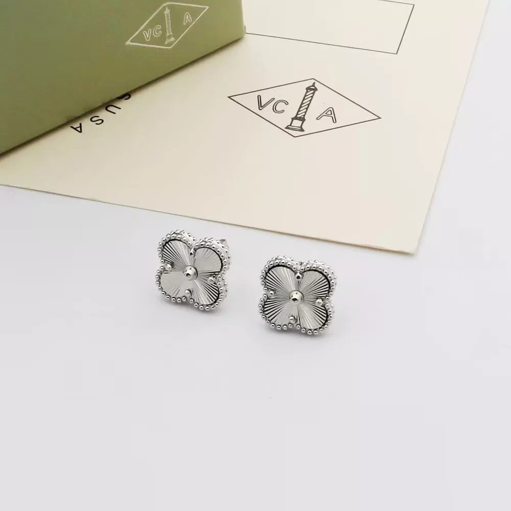 Timeless 9860 Van Cleef & Arpels Earrings For Women